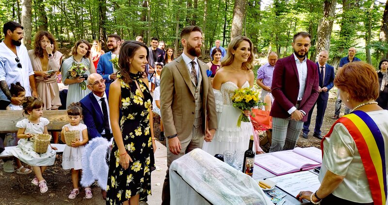 Servicii foto-video pentru nunti, botez, sau alte evenimente private